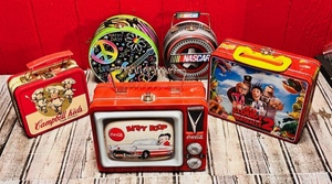 lot 66 image: Five Vintage Metal Lunch Boxes