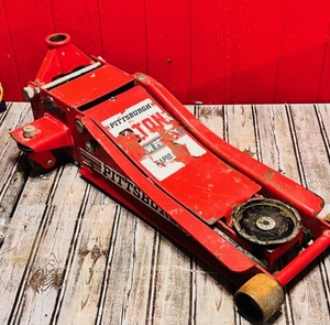 lot 73 image: 3 Ton Heavy Duty Steel Pittsburgh Floor Jack