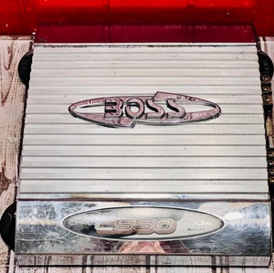 lot 79 image: Boss Chaos C550 800W 2CH MOSFET Power Amplifier