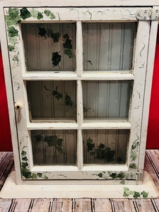 lot 89 image: 25-12 x 18-12 x 3-12 Vintage CurioDisplay Cabinet