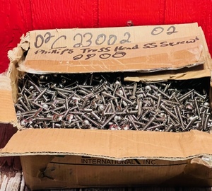 lot 93 image: Box of Enders International Phillips Truss Head SS Screws