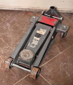 lot 95 image: Pittsburg 3 Ton Heavy Duty Steel Ultra Low Profile Floor Jack