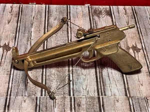 lot 121 image: Maan Ghang Crossbow Pistol