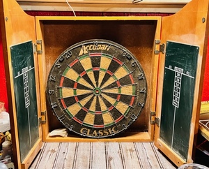 lot 123 image: Vintage Hanging Dart Board Cabinet