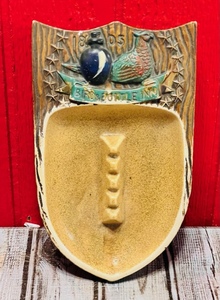 lot 131 image: Vintage Napcoware 1805 Bird &amp Bottle Inn 9x 6 Ashtray