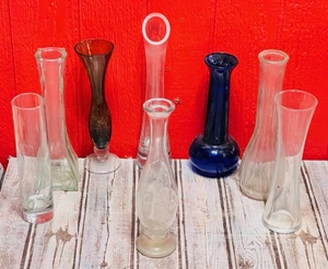 lot 133 image: Lot of Eight Beautiful Vintage Vases - Including One Green Hand Blown Art Glass Bud Vase WEtched Floral Designs &amp a 6 Brody W Clear Ribbed Glass