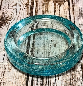 lot 176 image: Green Recycled Glass Pillar Candle HolderWine Bottle Coaster - Made in Spain