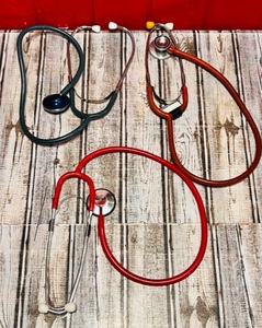 lot 193 image: Three Pair of Stethoscopes&nbsp