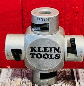 lot 228 image: Klein Tools 21051 Large Cable Stripper (250 MCM - 2.0)