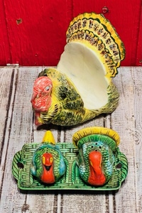 lot 253 image: Vintage Turkey Salt and Pepper Shakers &amp Napkin Holder - Made in Japan