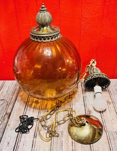 lot 254 image: Vintage Amber Hanging Globe Light