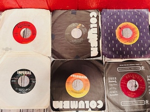 lot 286 image: Lot of Six 45 Records - Including Jim Reeves, Ray CharlesWillie Nelson, B. J. Thomas, &amp Don Williams