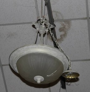 lot 164 image: Large white Ceiling Mounted Light