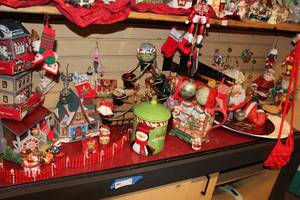lot 13 image: Variety of Christmas Decorations (see Description and Photos)
