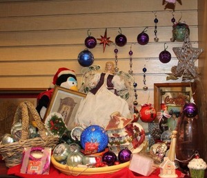 lot 20 image: Vintage Collectables Christmas Lot includes Coca Cola, Coors, Thomas Kinkade Hawthorn Village (entire set), and more as shown in pictures