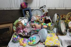 lot 26 image: Large Easter Lot  See photos & Description