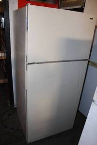 lot 90 image: Hotpoint Refrigerator tested Gets Cold