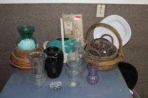 lot 95 image: Wicker Baskets and flower Vases