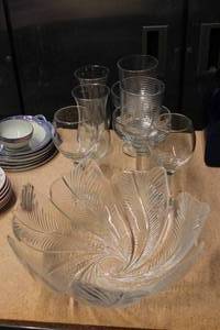 lot 176 image: 5 Pairs of Cocktail Glasses and Large Crystal Bowl