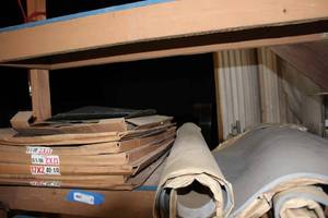 lot 31 image: Generous Quantity of Sanding Pads for floor machine and adhesive foam