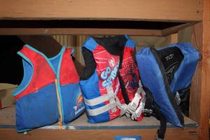 lot 32 image: 3 Childrens Life Jackets