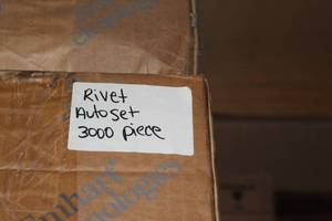 lot 109 image: 3000 Pieces of Autoset Rivets