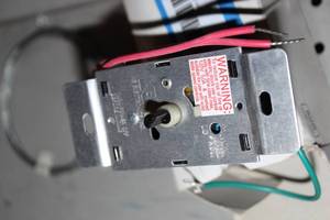 lot 127 image: Solid State Motor Speed Control Fan Switch unused