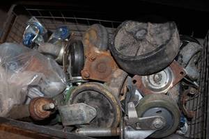 lot 207 image: Various Replacement Castors