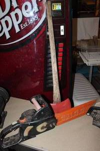 lot 162 image: Black n Decker Electric Chain saw, NO BLADE tested powers on and AX as shown