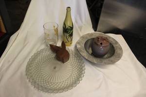 lot 250 image: Home Dcor items