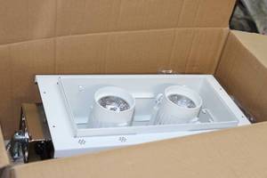 lot 293 image: Contech Light Fixture