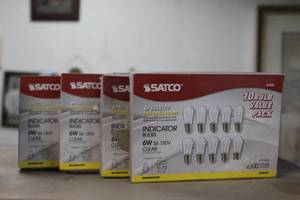 lot 295 image: Satco Indicator Bulbs Clear