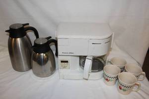 lot 256 image: Protor Silex Coffee Maker and 2 Carafes & Mugs