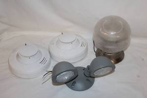 lot 257 image: 2 Smoke Dectors, Flood Light and Doorway Light fixture
