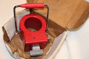 lot 260 image: Master Lock King Pin Lock see description