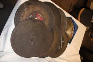 lot 263 image: Large chop saw replacement blades