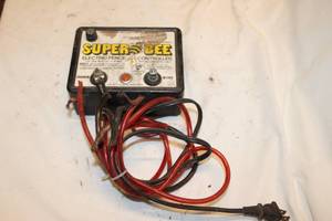 lot 266 image: Electric Fernce Controler