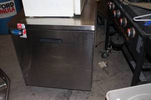 lot 316 image: Commercial Cooler