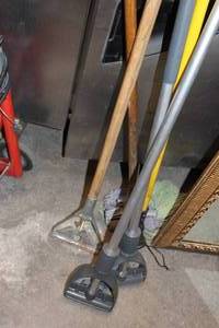 lot 388 image: mop handle