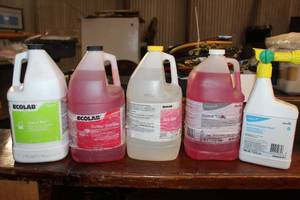 lot 393 image: Commercial Cleaners