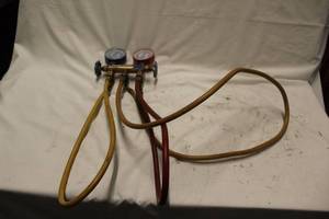 lot 405 image: HVAC Gauges and Hoses