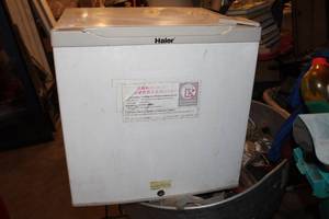 lot 359 image: Mini Fridge Tested Works