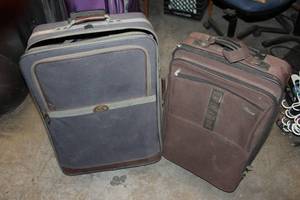 lot 346 image: Large Rolling Suitcase