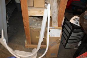 lot 343 image: Pole to Hold Lighting Fixture off of Building