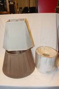 lot 361 image: Three medium sized lamp shades..Good condition.. one is unused..style as shown in pictures