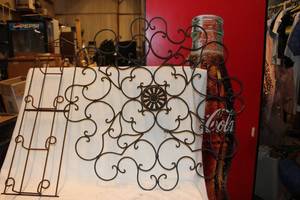 lot 407 image: Metal Wall Dcor