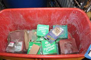 lot 424 image: Bucket of Fastners