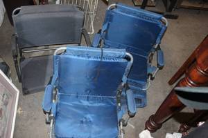 lot 324 image: 3 Stadium Chairs