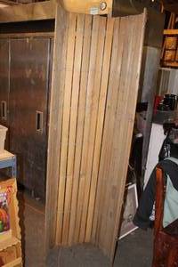 lot 323 image: 6ft x 3ft wooden Sunshade