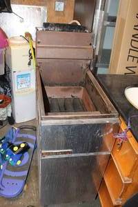 lot 426 image: Commercial Size Deep Fryer